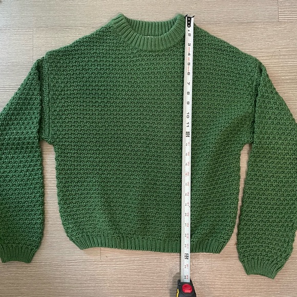 Universal Thread Green Sweater size Medium - Picture 2 of 7